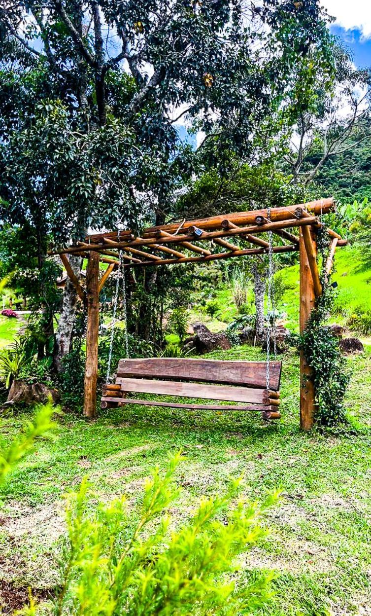 Chale Araucaria- Vale Das Pedras Mg Sapucaí-Mirim Eksteriør bilde